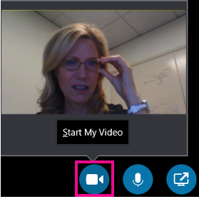 Kliknutím na ikonu videa spustíte kameru pro videochat ve Skypu pro firmy.