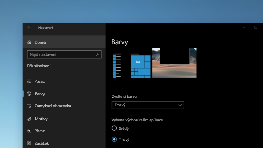 Stránka „Barvy“ v Nastavení Windows zobrazená v tmavém režimu