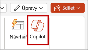 Snímek obrazovky tlačítka Copilot v nabídce pásu karet aplikace PowerPoint