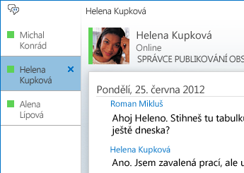 Snímek obrazovky s konverzací na záložkách