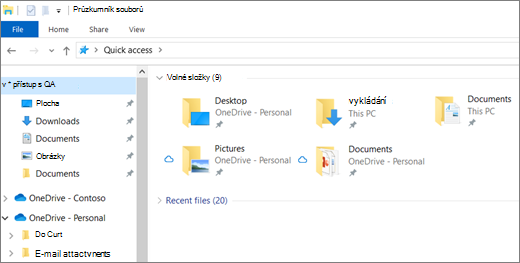 Průzkumník souborů v Windows 10 s složkami Plocha, Dokumenty a Obrázky v OneDrive