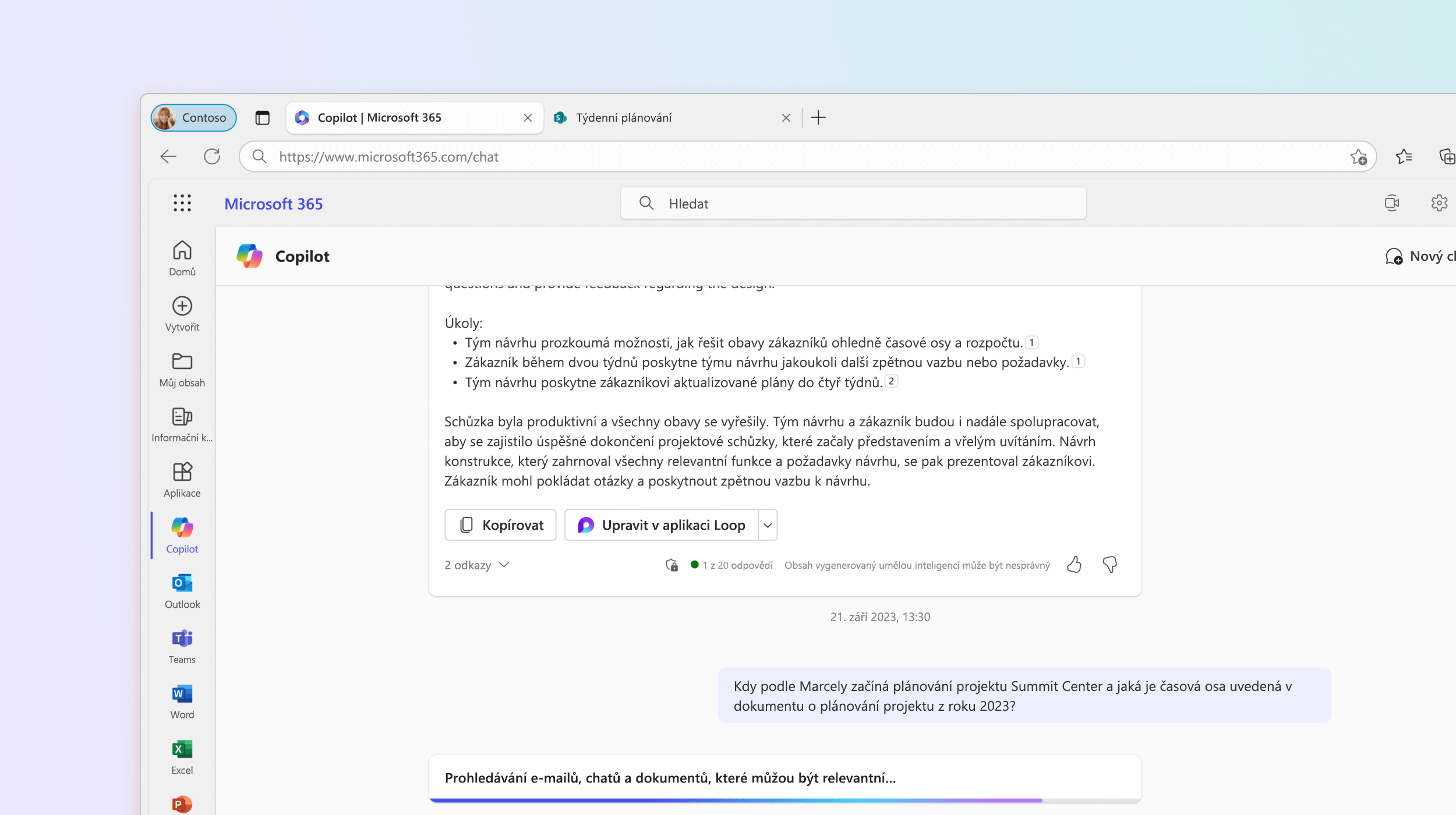 Snímek obrazovky ukazuje, jak Microsoft 365 Chat odpovídá na otázku o plánování projektu.
