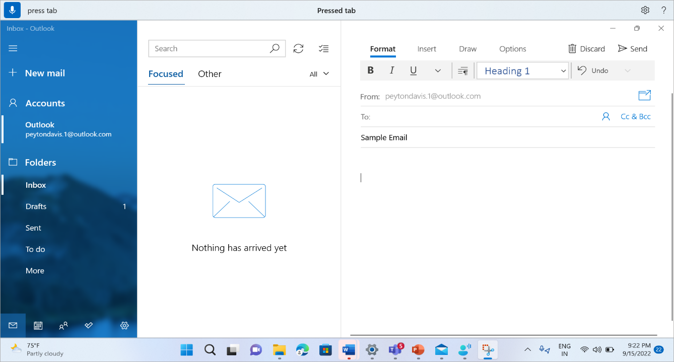 Okno pro psaní pošty v aplikaci Pošta s příkazem pro hlasový přístup "Stiskněte klávesu Tab".