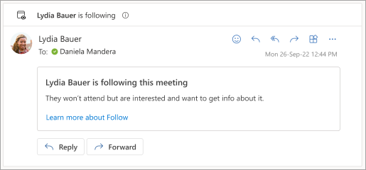 Skærmbillede, der viser mailsvar, som deltageren følger mødet