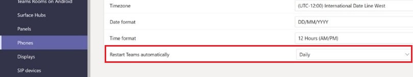 Et skærmbillede af indstillingerne for Teams Administration Center. Et rødt felt fremhæver indstillingen for genstart af appen for Teams-telefoner.