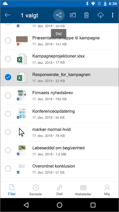 Skærmbillede af OneDrive-mobilapp med en fil markeret, og ikonet Upload fremhævet