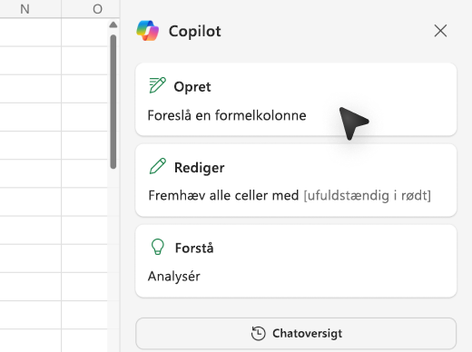 Skærmbillede af, hvordan du tilføjer formelkolonner ved hjælp af Copilot i Excel.