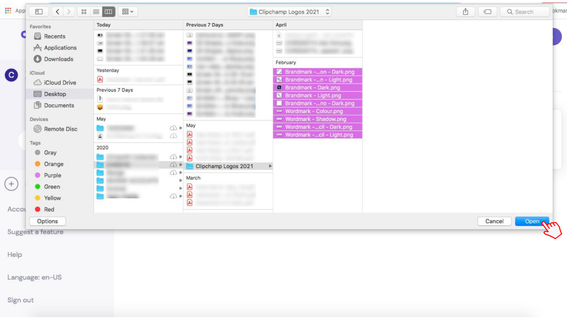 Et billede af en bruger, der tilføjer sine filer.