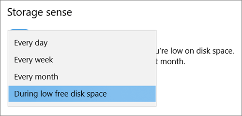 Αναπτυσσόμενο μενού χώρου αποθήκευσης των Windows 10 που επιλέγει τη συχνότητα εκτέλεσης του Ελέγχου αποθήκευσης