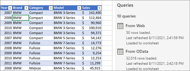View of a query and the Queries task pane