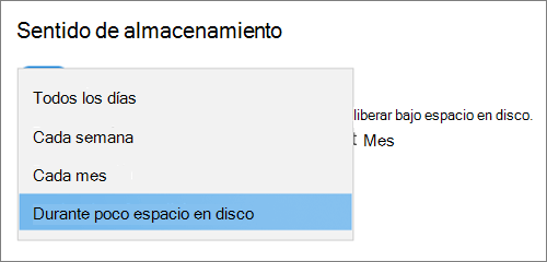 Menú desplegable Almacenamiento de Windows 10 seleccionando la frecuencia para ejecutar Sentido de almacenamiento