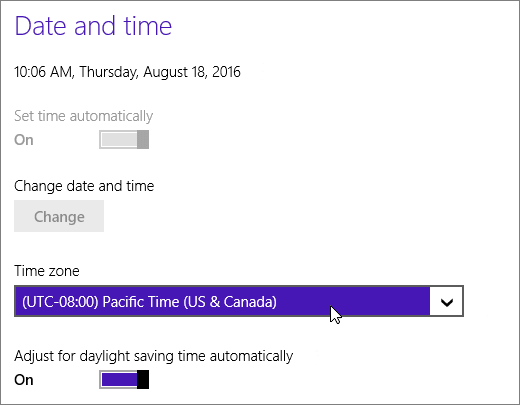 Una captura de pantalla que muestra el menú Fecha y hora en Windows 8.