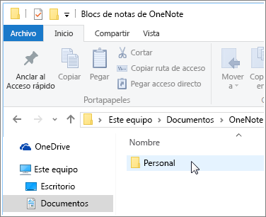Captura de pantalla de la carpeta de documentos de Windows, con la carpeta de blocs de notas de OneNote visible.