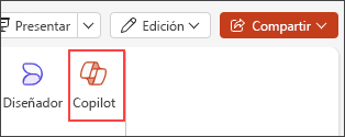Recorte de pantalla del botón Copilot en el menú de la cinta de Opciones de PowerPoint