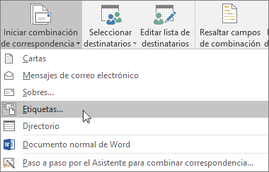 Haga clic en Iniciar combinación de correspondencia y elija Etiquetas para crear una hoja de etiquetas en la que combinarla.