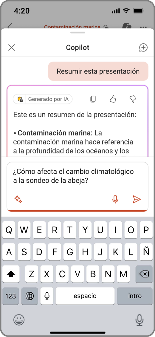 Captura de pantalla de Copilot en PowerPoint en un dispositivo iOS con un mensaje en el cuadro de redacción
