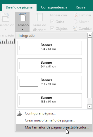 Captura de pantalla de la opción Más tamaños de páginas preestablecidas en la pestaña Diseño de página de Publisher.