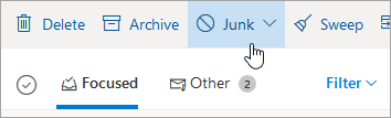 Una captura de pantalla del botón Correo no deseado en Outlook.com.