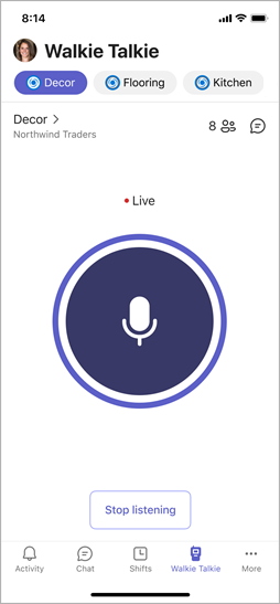 Walkie Talkie ekraan, kus kuvatakse kinnitatud kanalid ja nupp Räägi, kui kasutaja räägib.