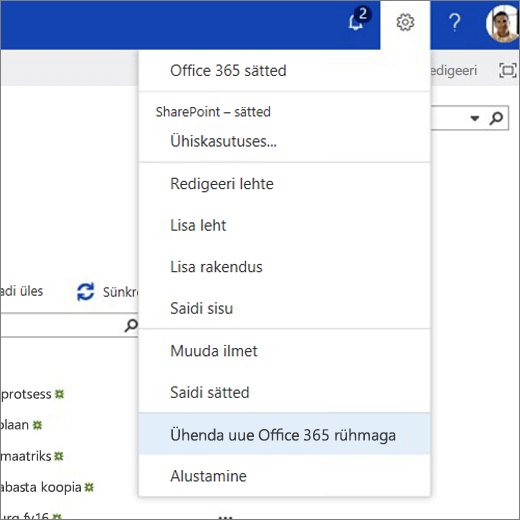 Sellel pildil on kujutatud menüü käik ja valitud on nupp Loo ühendus uue Office 365 rühmaga.