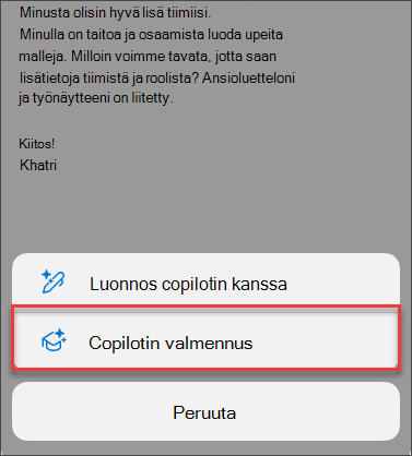 Copilot-valmennuksen valikkovaihtoehto Outlookissa mobiililaitteille