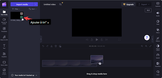 Capture d’écran de la page de l’éditeur de Clipchamp avec un pointeur sur l’option « Ajouter à chronologie » dans la vidéo.