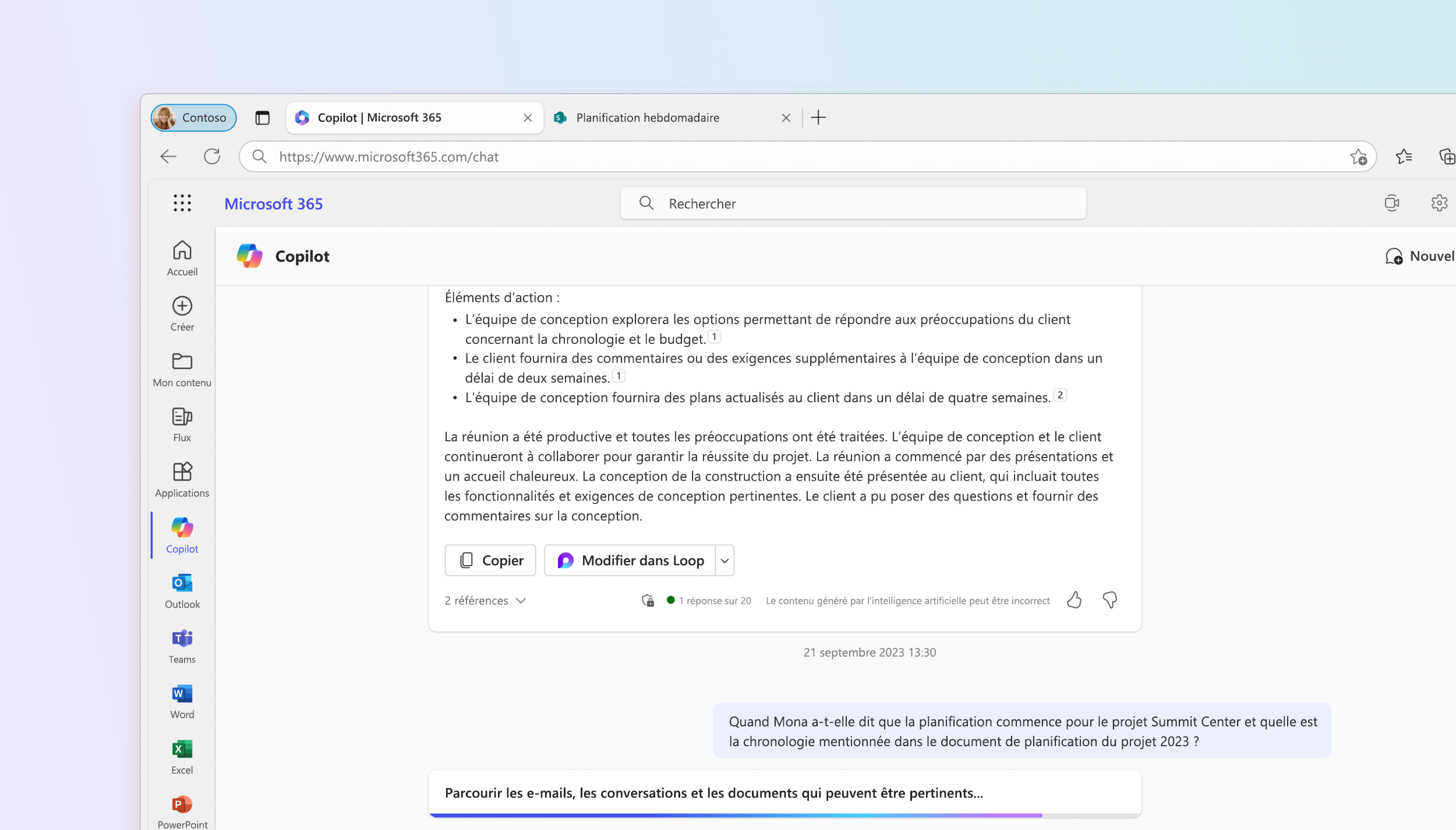 Capture d’écran montrant Microsoft 365 Chat répondre à une question sur la planification du projet.