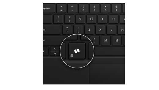 צילום מסך של מקש Copilot על המסך Surface Pro Keyboard for Business.