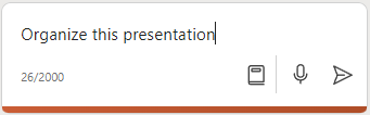Snimka zaslona značajke Copilot u programu PowerPoint koja prikazuje upit za organiziranje prezentacije
