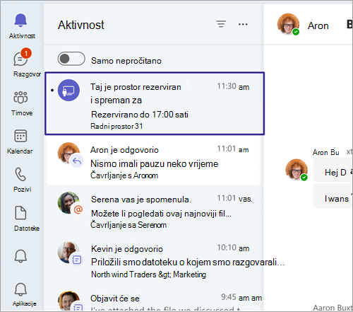 Snimka zaslona na kojoj se prikazuje obavijest o rezervaciji stolnog stola na kartici Aktivnost u aplikaciji Teams.