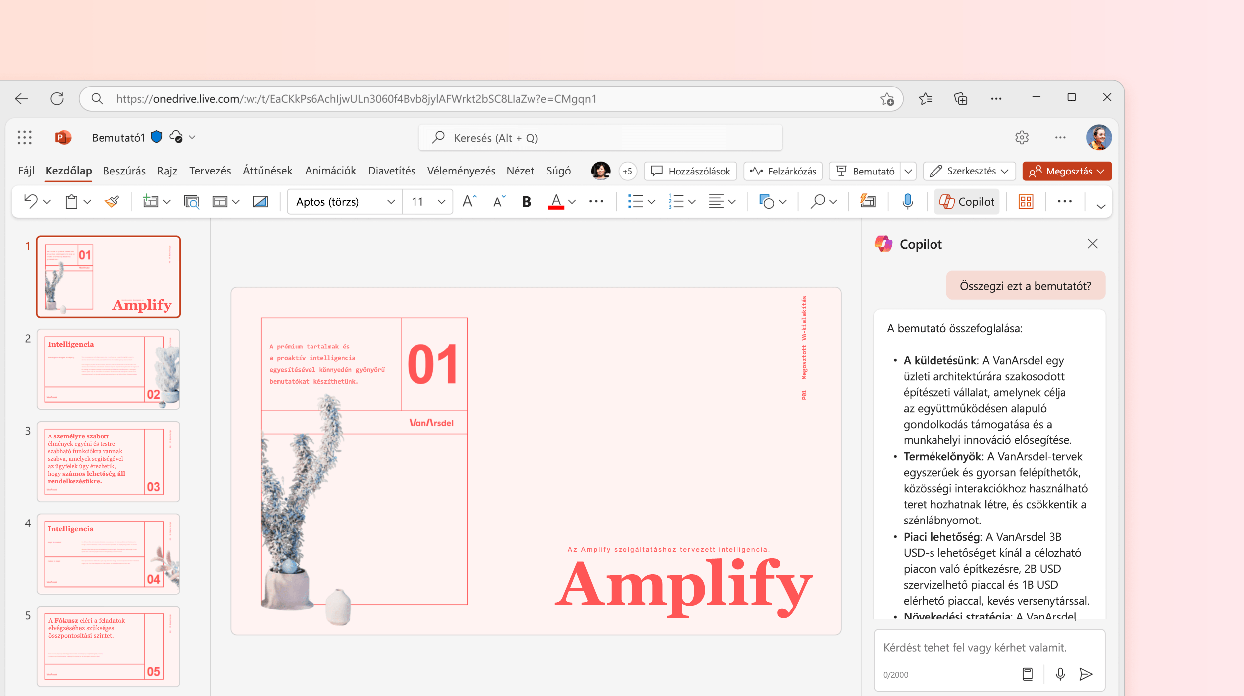 Képernyőkép a PowerPoint-ban található Copilotról a bemutató összefoglalása közben.