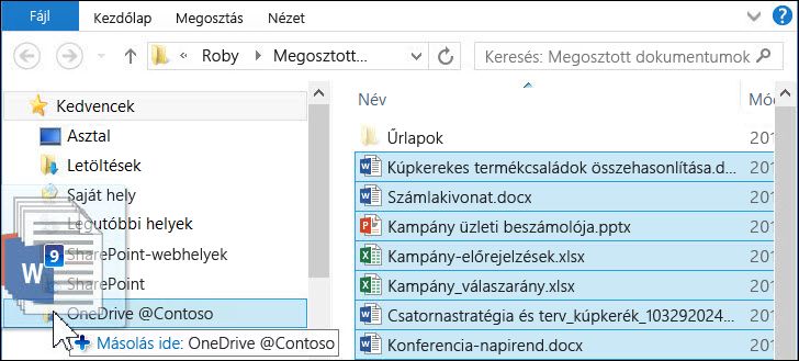 Fájlok feltöltése a OneDrive Vállalati verzió szinkronizált mappájába való húzással
