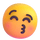 Emoji teams mencium wajah dengan mata tertutup