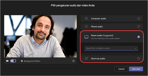 Cuplikan layar memperlihatkan cara mengubah pengaturan audio dan video ruang Microsoft Teams