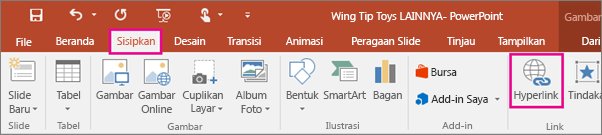 tampilan pita yang memperlihatkan tab sisipkan dan tombol hyperlink