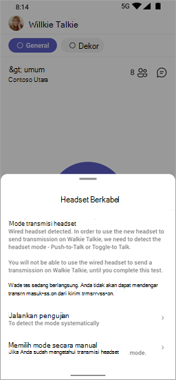 Cuplikan layar layar layar mode transmisi headset di Walkie Talkie, memperlihatkan opsi, saat mencolokkan headset berkabel.