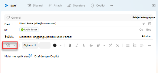 Opsi menu "Buat draf dengan Copilot" di Outlook untuk Mac.