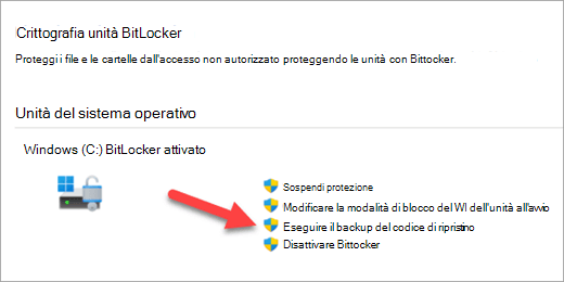 L'app Gestisci Crittografia BitLocker con una freccia che punta all'opzione per eseguire il backup della chiave di ripristino di BitLocker.