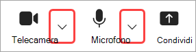 Immagine che evidenzia le frecce a discesa della fotocamera e del microfono nei controlli riunione di Teams.