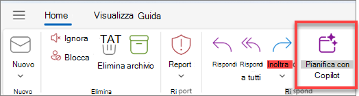 Mostra barra degli strumenti di Outlook con il pulsante "Pianifica con Copilot" evidenziato.