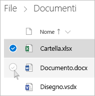Screenshot della selezione di un file in OneDrive nella visualizzazione elenco