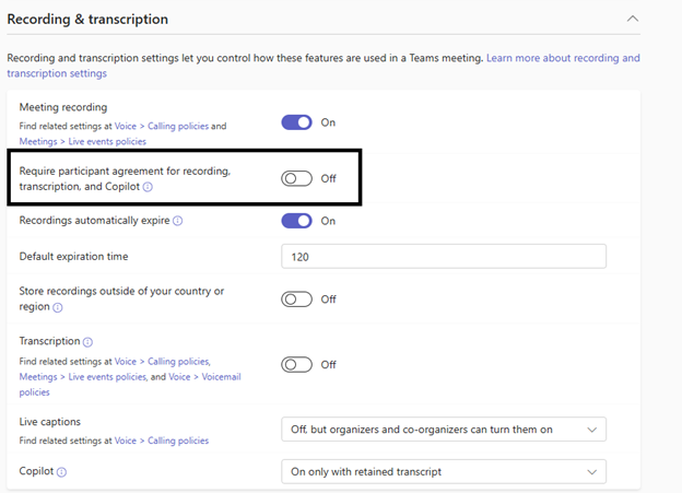 una sezione di una pagina delle impostazioni di Teams. Si tratta della sezione Registrazione & trascrizione, in cui è possibile impostare la modalità di gestione di registrazioni e trascrizioni. Un bock nero evidenzia l'impostazione per richiedere l'autorizzazione dei partecipanti alla riunione per la registrazione, la trascrizione e Copilot.