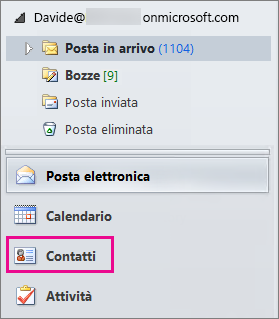 Per visualizzare i contatti, scegliere "Contatti" nella parte inferiore del menu di spostamento di Outlook.