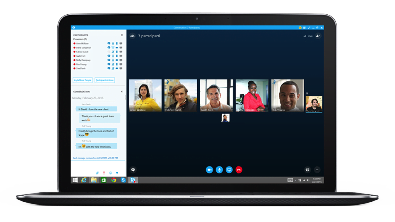 Foto di un laptop con una riunione Skype for Business in corso
