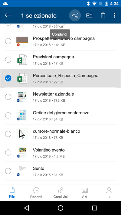 Screenshot dell'app per dispositivi mobili OneDrive con un file selezionato e l'icona Carica evidenziata