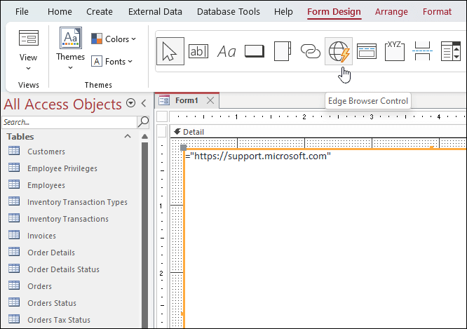 Microsoft Access の [フォーム デザイン] リボン タブでクリックされている [Edge ブラウザー コントロール] ボタン