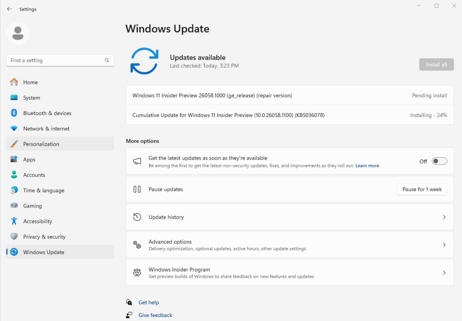 更新プログラムの修復バージョンのインストールを待機している Windows Update からの修復のスクリーンショット。