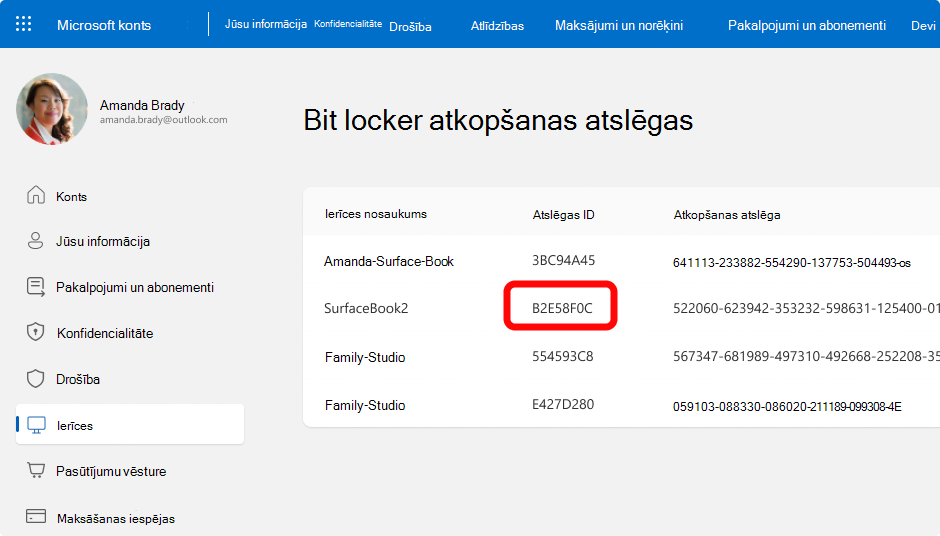 Ekrānuzņēmums ar BitLocker atkopšanas atslēgām Microsoft kontam.