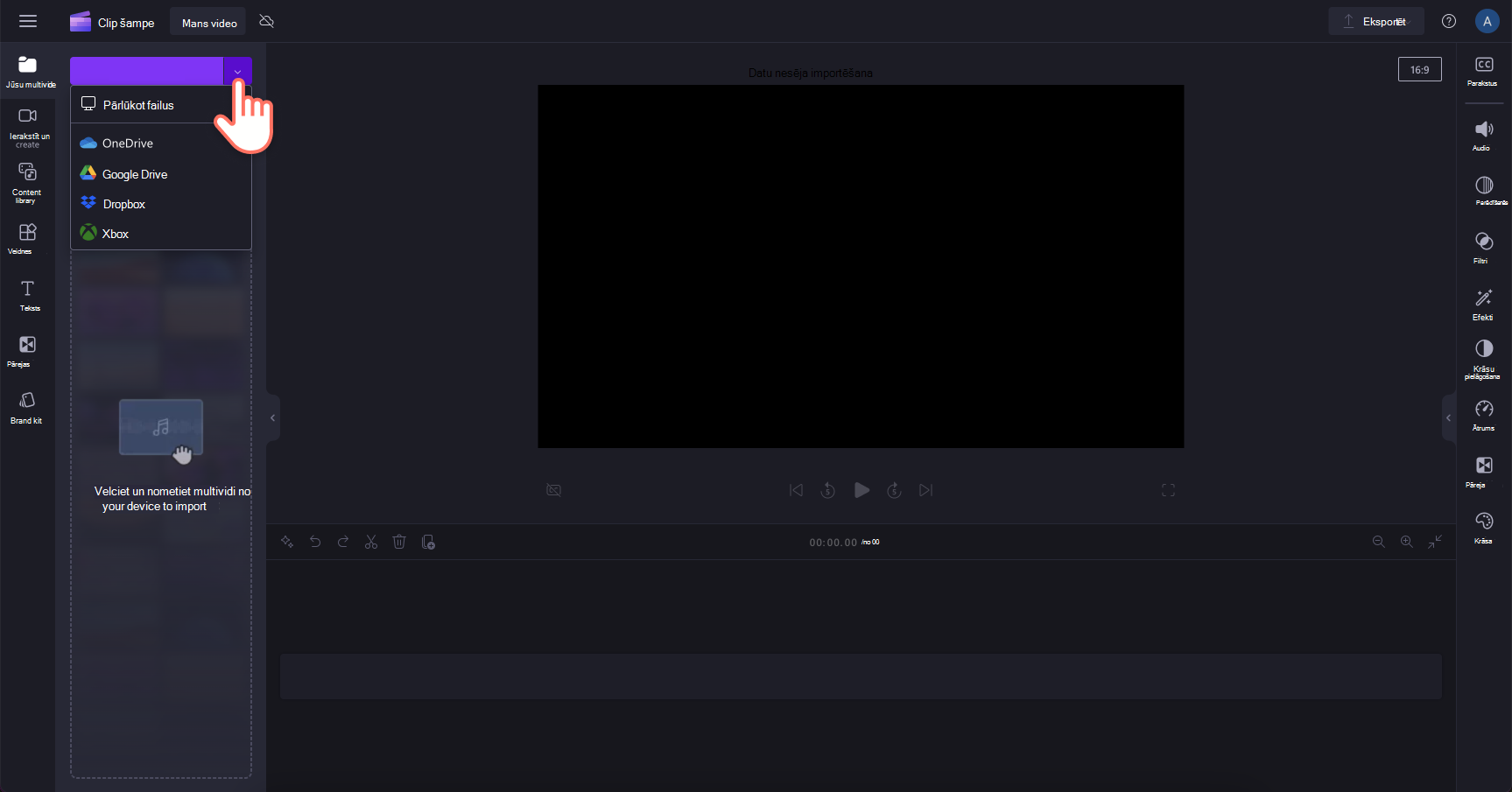 Attēls, kad lietotājs importē datu nesēju programmā Clipchamp