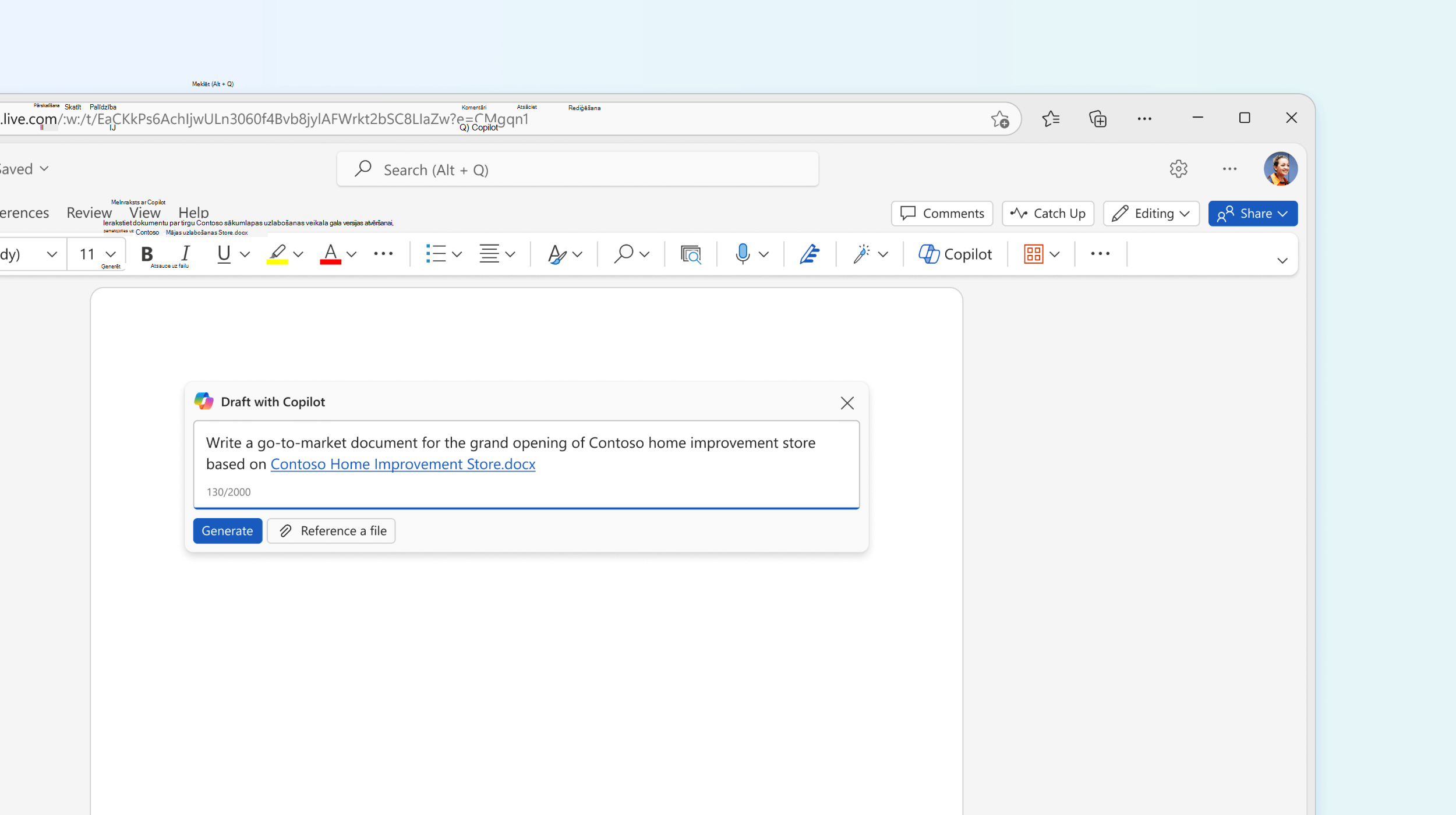 Ekrānuzņēmumā redzams Melnraksts ar Copilot programmā Word.